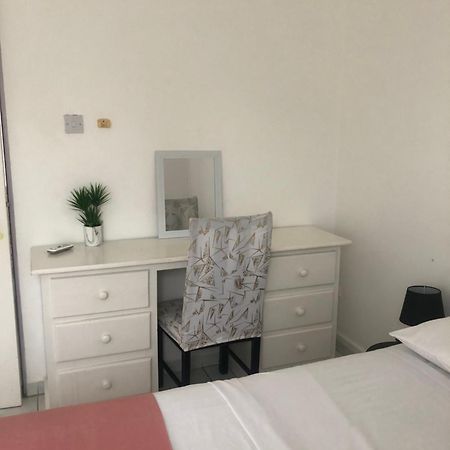 קרייסט צ'רץ' Home2Home Guesthouse מראה חיצוני תמונה
