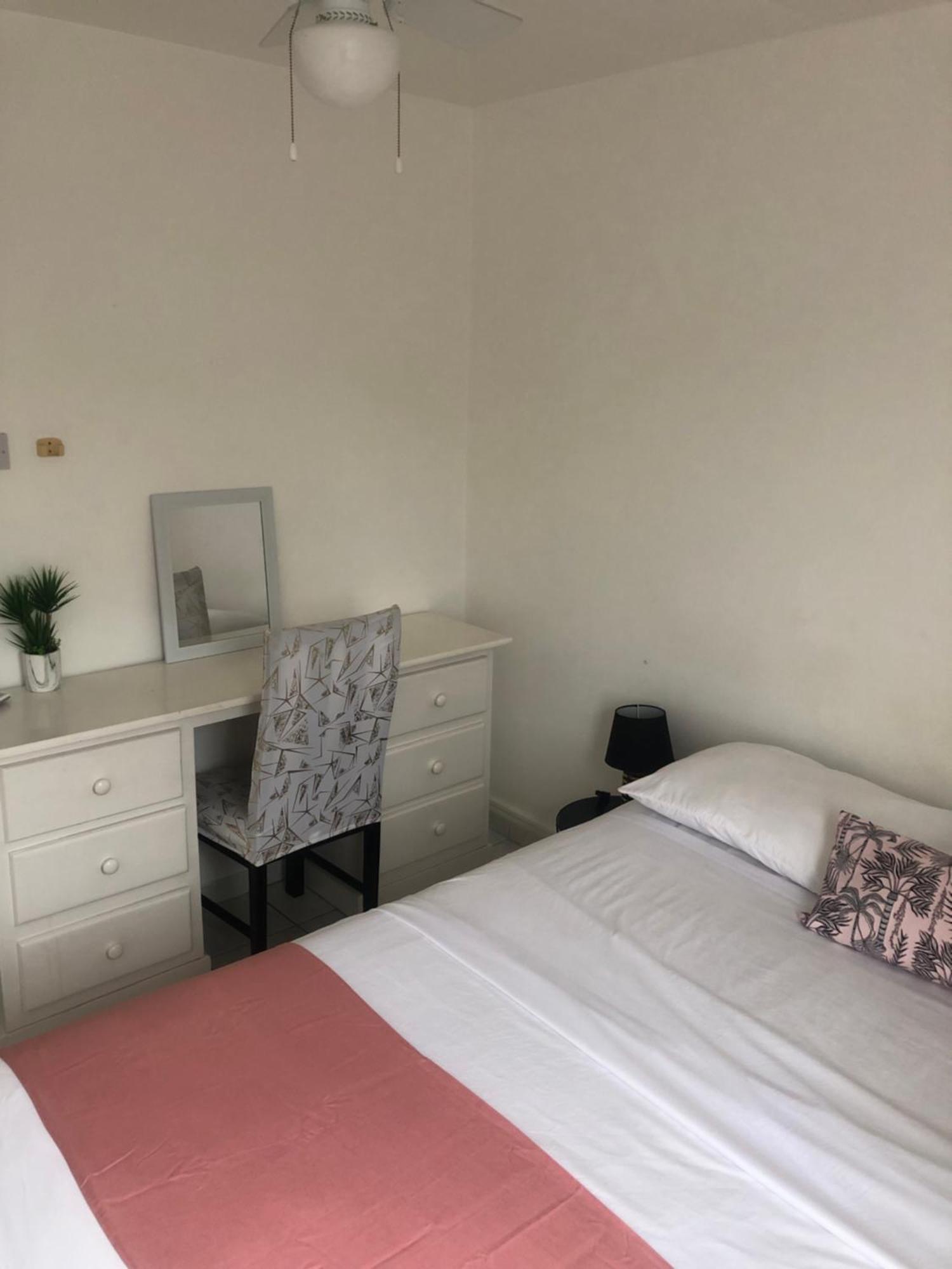 קרייסט צ'רץ' Home2Home Guesthouse מראה חיצוני תמונה
